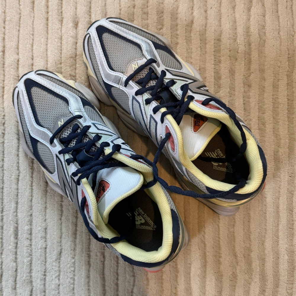 New Balance 9060 Size W10.5